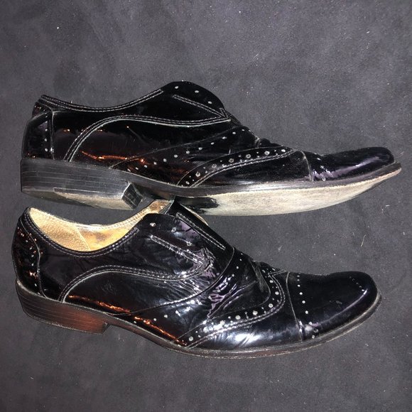 POUR LA VICTOIRE Black Patent Leather Pull On Brogue Loafers display picture 1